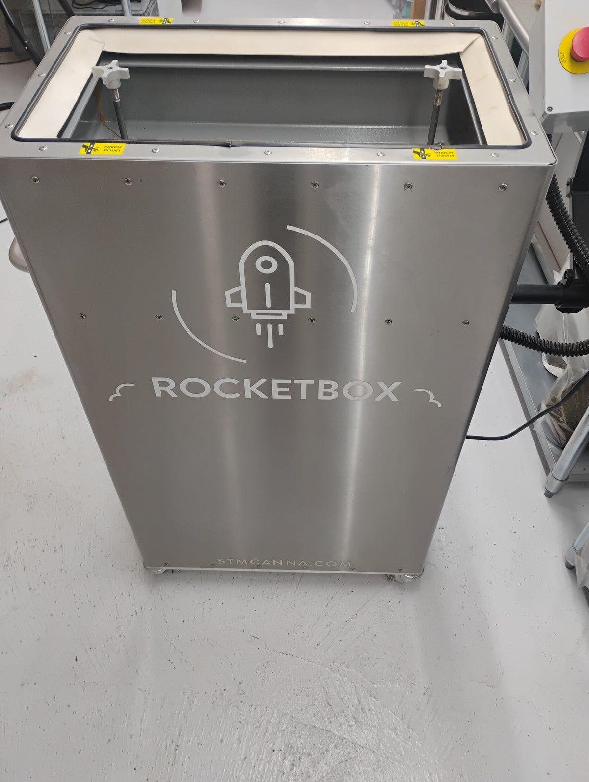 STM Canna Rocketbox Pre-Roll Machine