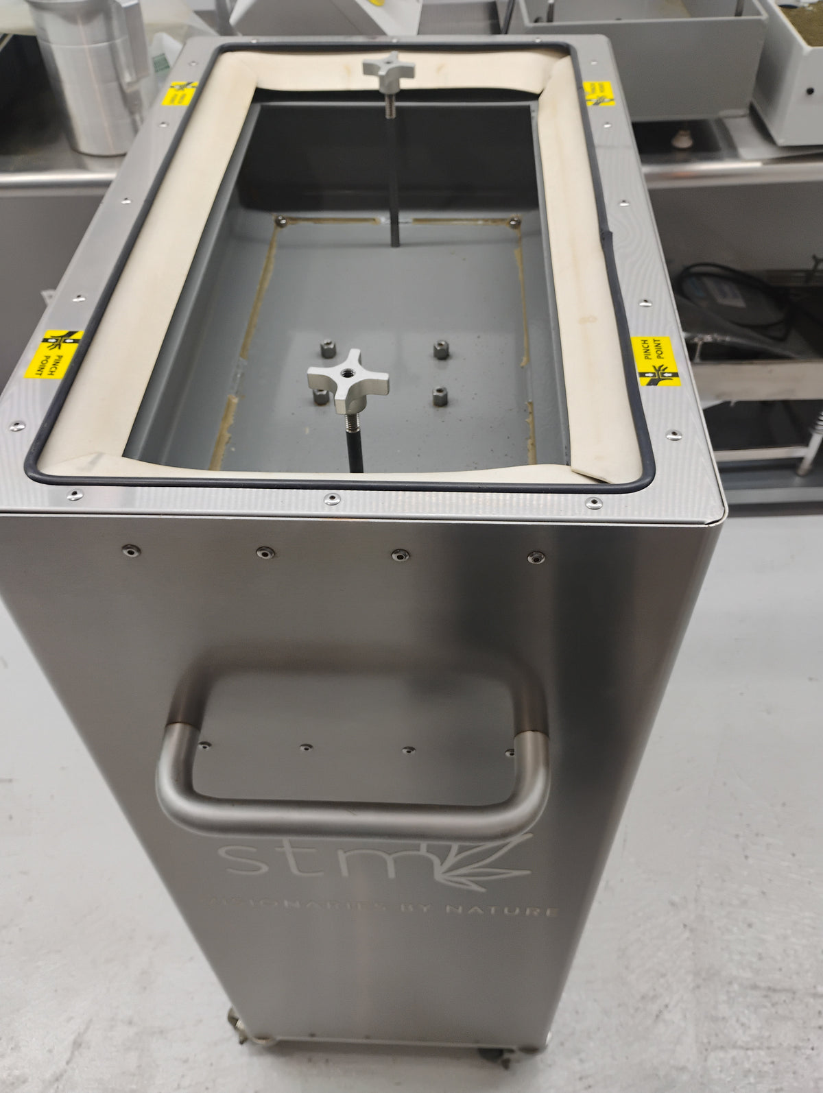 STM Canna Rocketbox Pre-Roll Machine